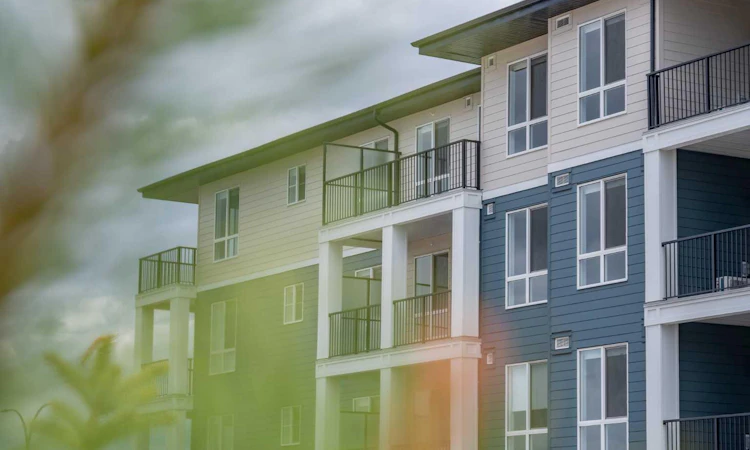 1305-47 Creekview Gardens