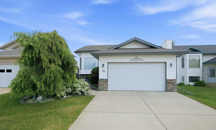 98 Duval Crescent