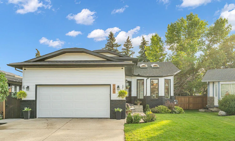 131 Douglas Woods Place SE