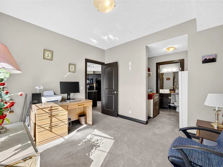 218-30 Royal Oak Plaza NW, Calgary, AB, T3G 0C1 - 17