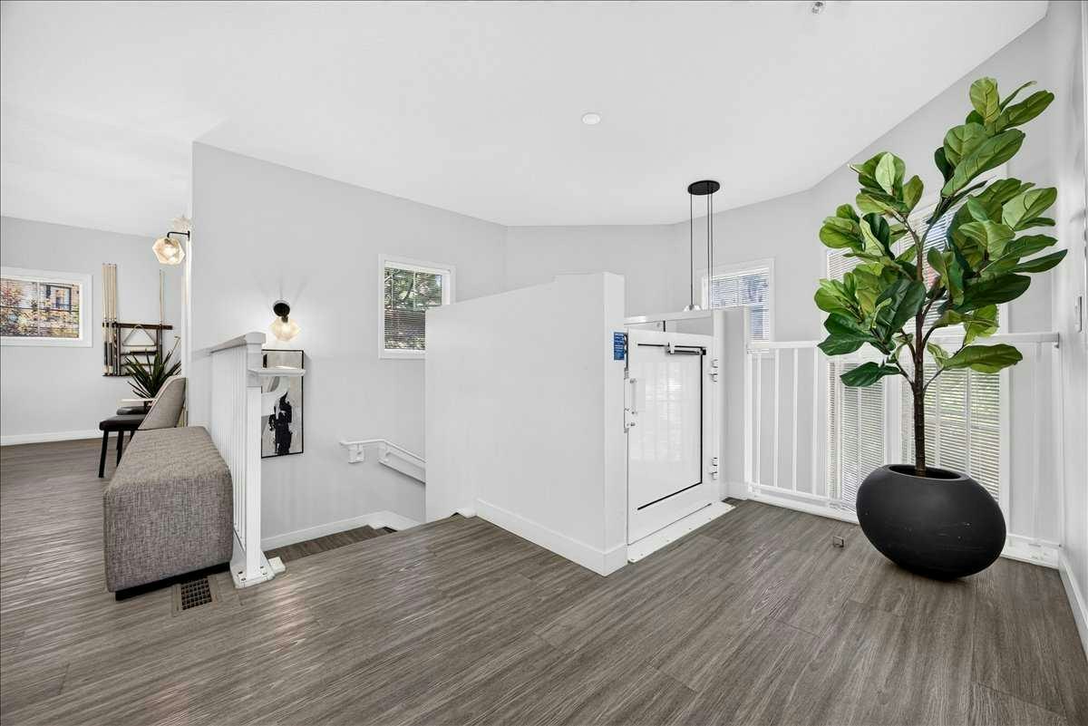 218-30 Royal Oak Plaza NW, Calgary, AB, T3G 0C1 - 38