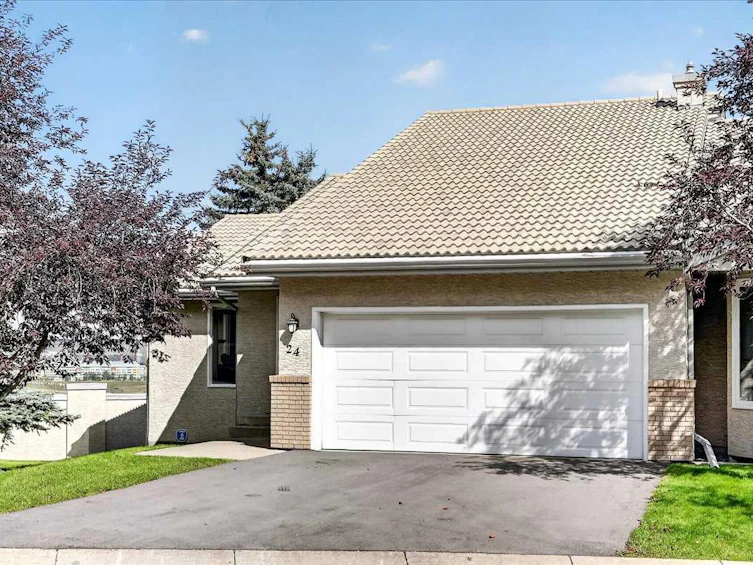 24-5790 Patina Drive SW, Calgary, AB, T3H 2Y5