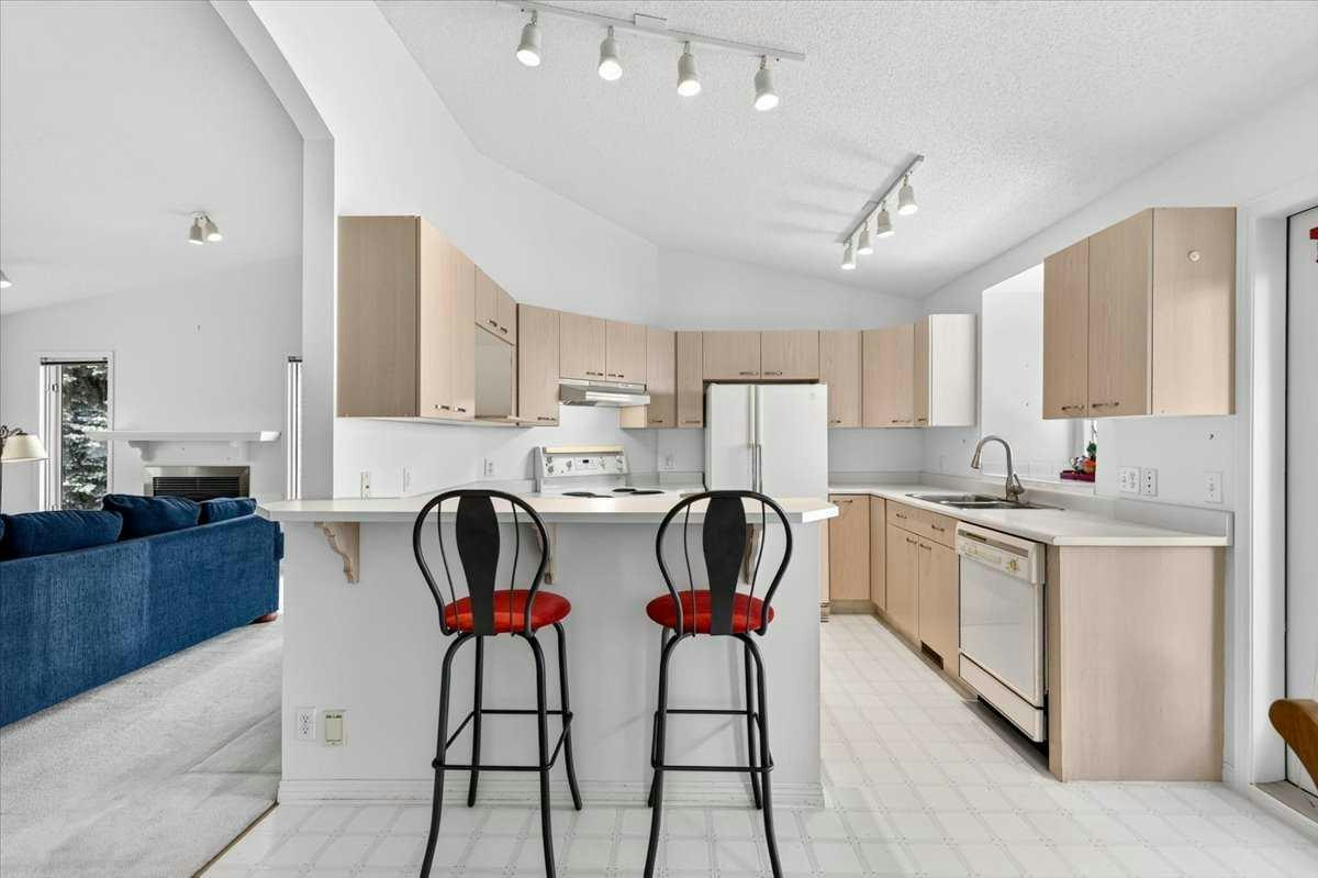 24-5790 Patina Drive SW, Calgary, AB, T3H 2Y5 - 6