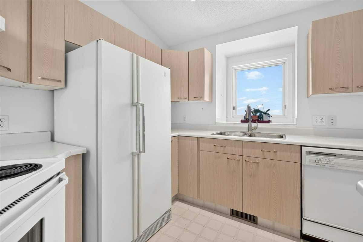 24-5790 Patina Drive SW, Calgary, AB, T3H 2Y5 - 9