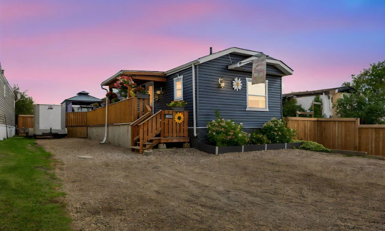 104 Cokerill Crescent