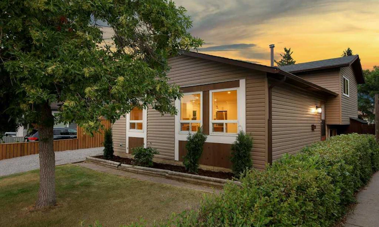 20 Bernard Way NW