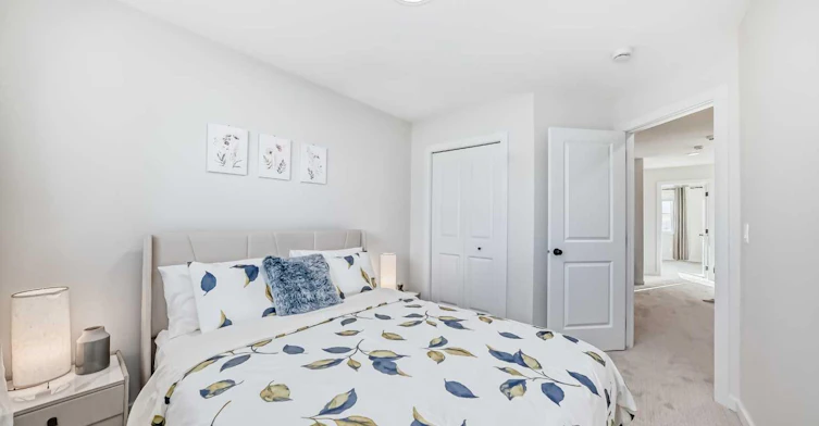 560 Lewisburg Place NE, Calgary, AB, T3P 2N7 - 19
