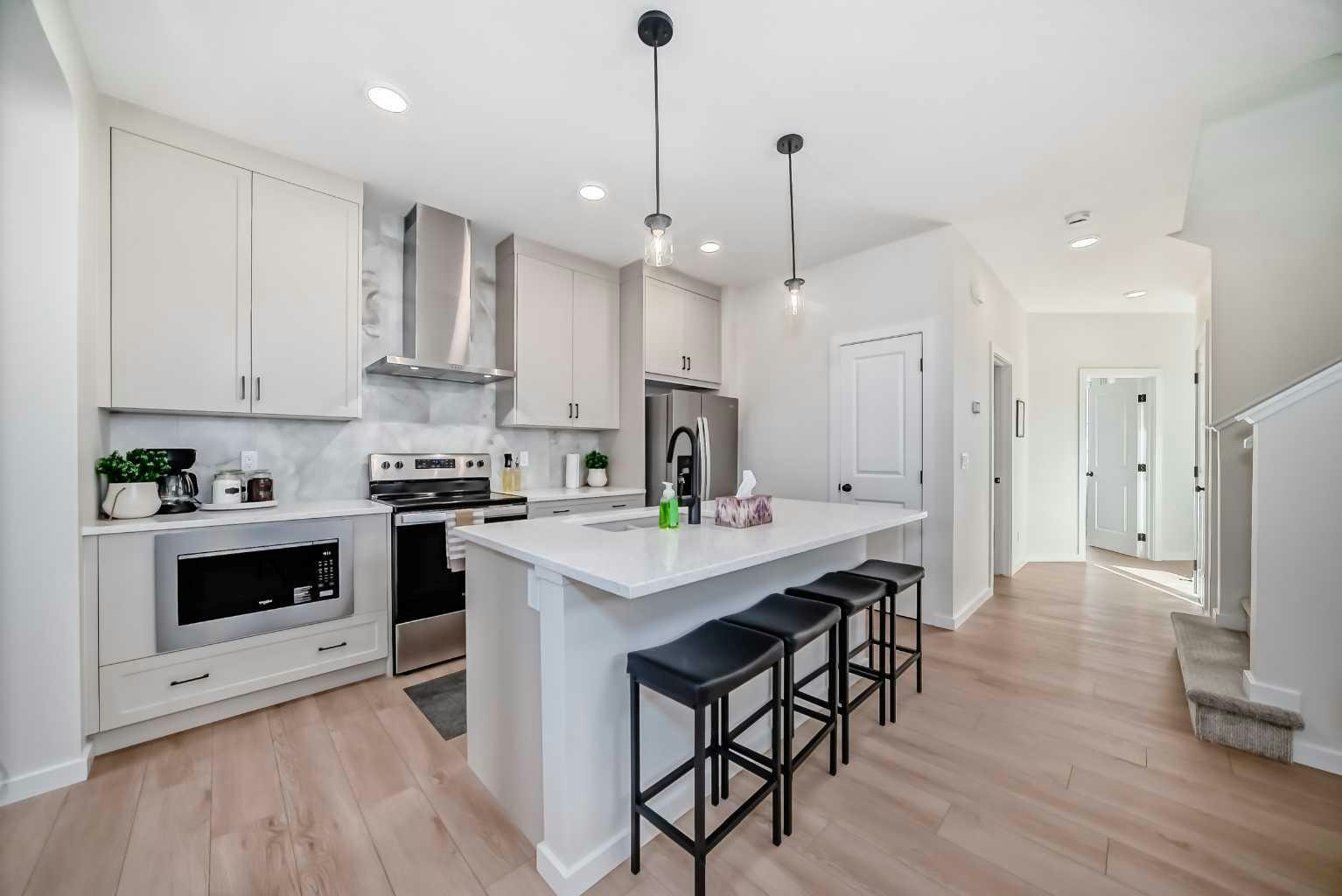 560 Lewisburg Place NE, Calgary, AB, T3P 2N7 - 7
