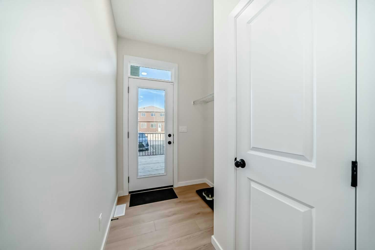 560 Lewisburg Place NE, Calgary, AB, T3P 2N7 - 14