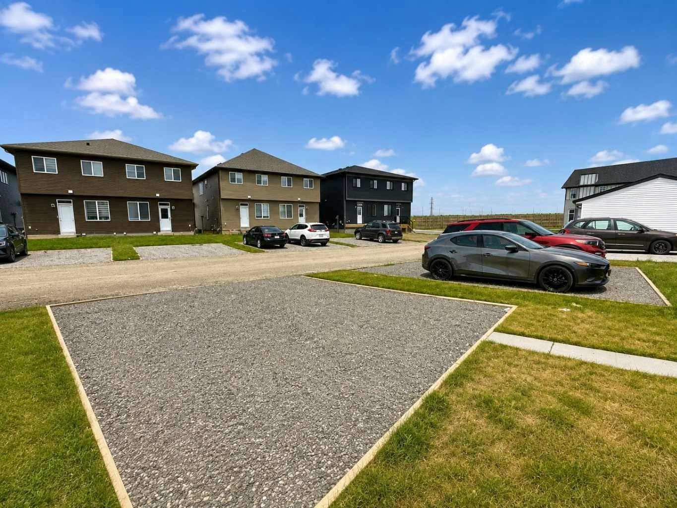 560 Lewisburg Place NE, Calgary, AB, T3P 2N7 - 27