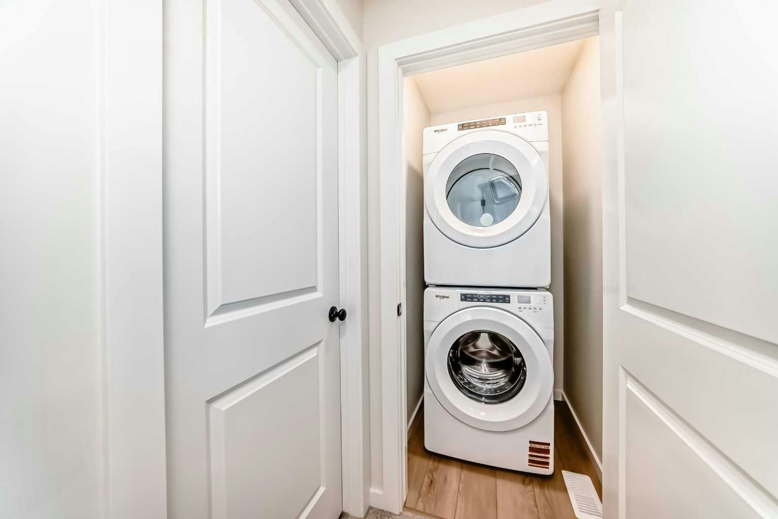560 Lewisburg Place NE, Calgary, AB, T3P 2N7 - 25