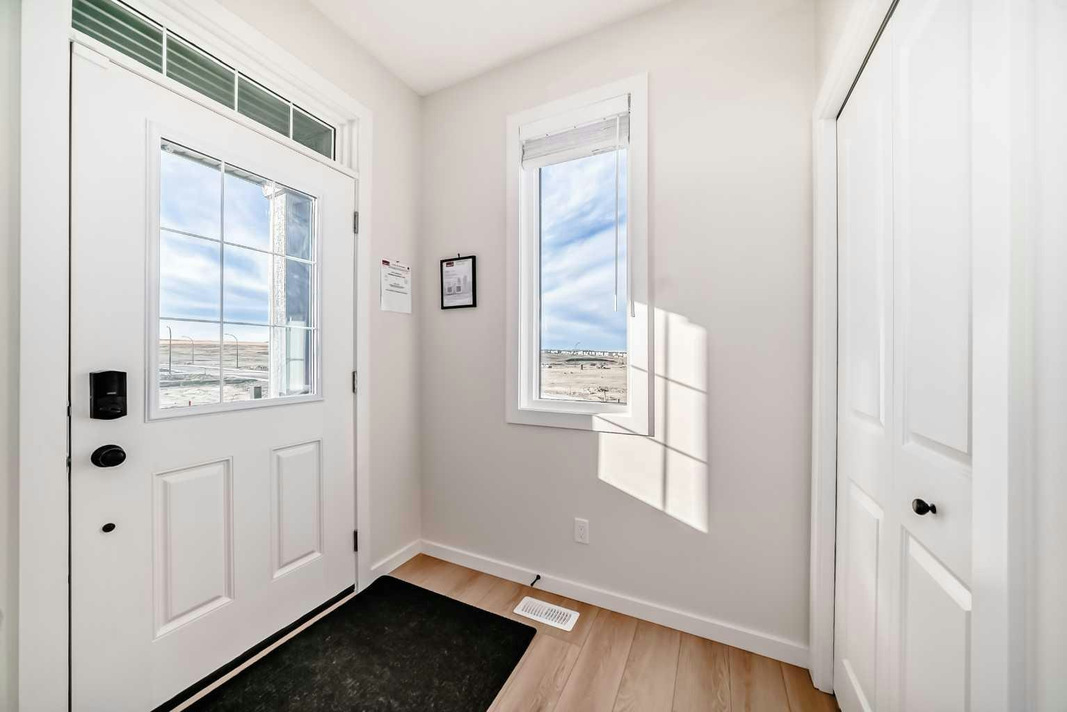 560 Lewisburg Place NE, Calgary, AB, T3P 2N7 - 2
