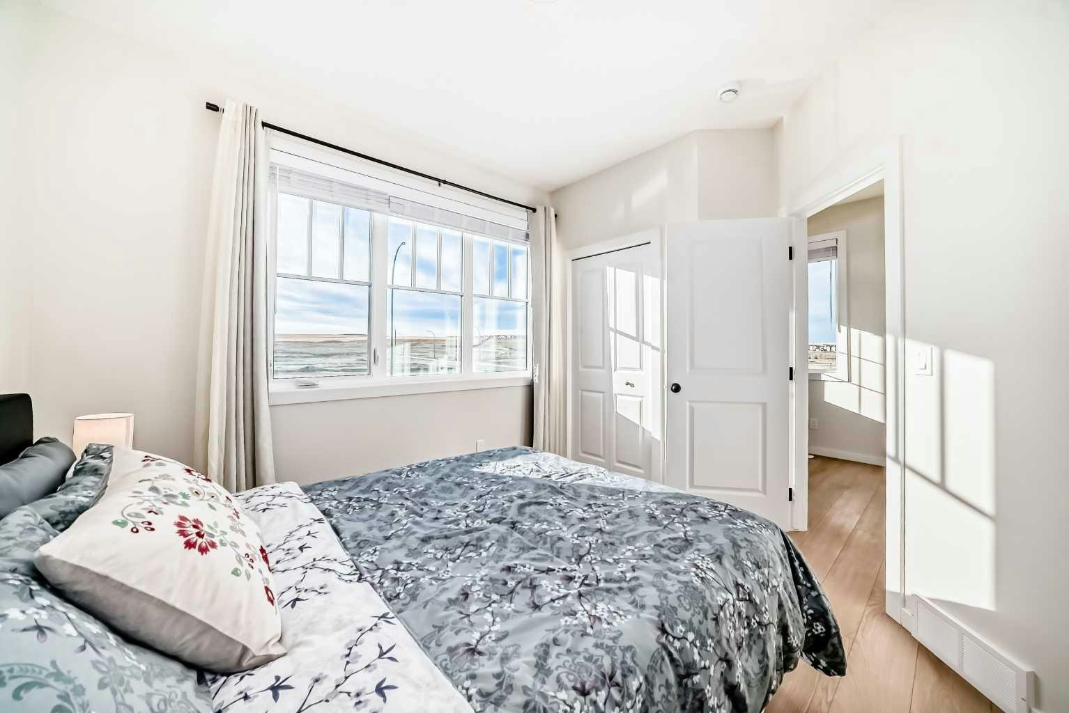 560 Lewisburg Place NE, Calgary, AB, T3P 2N7 - 12