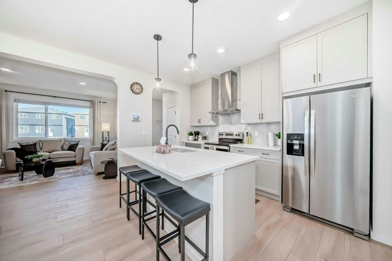560 Lewisburg Place NE, Calgary, AB, T3P 2N7 - 3