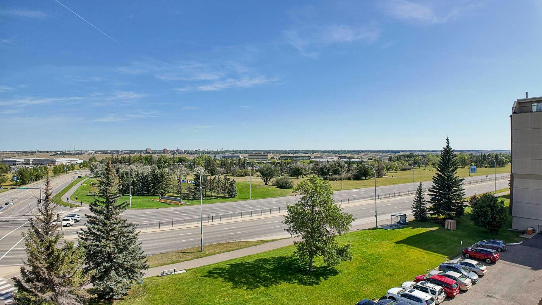 617-5 Berkeley Place W, Lethbridge, AB, T1K 5M9