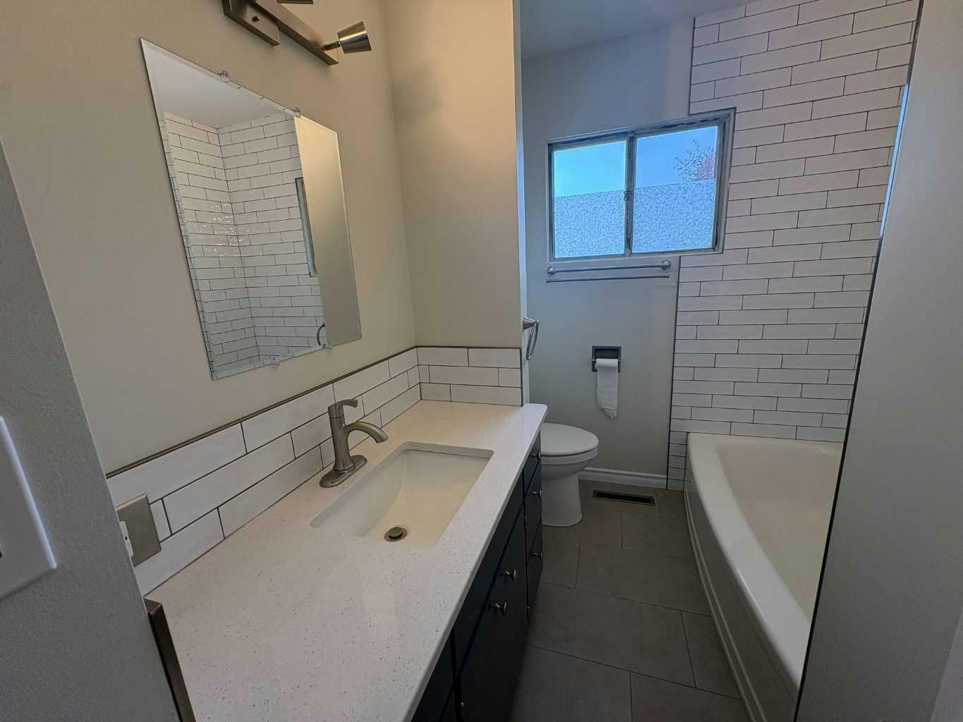 9904 90 Avenue, Grande Prairie, AB, T8V 0E5 - 7