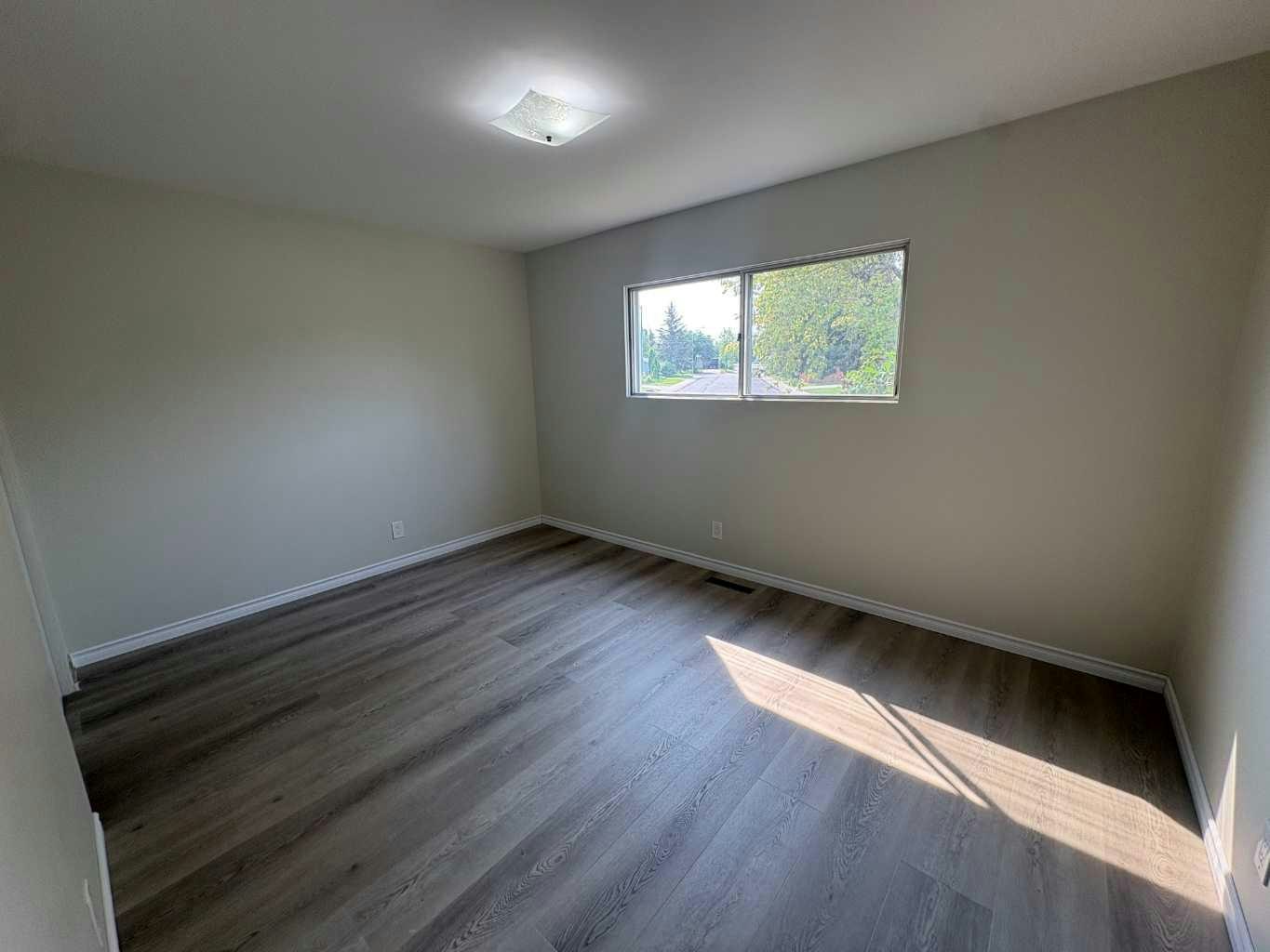 9904 90 Avenue, Grande Prairie, AB, T8V 0E5 - 5