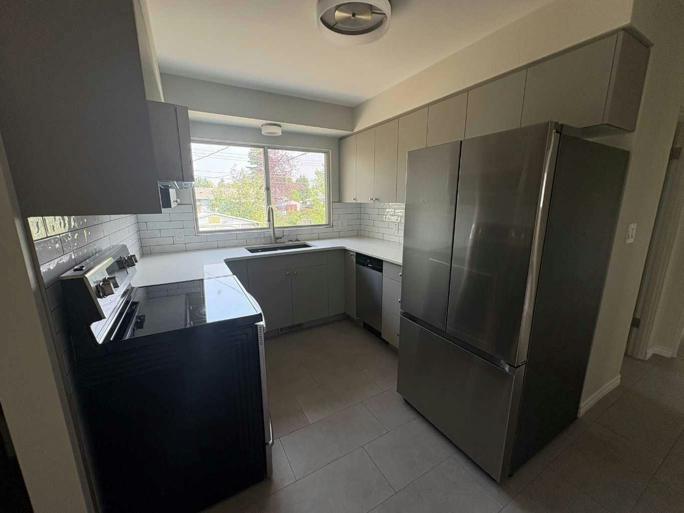 9904 90 Avenue, Grande Prairie, AB, T8V 0E5 - 2