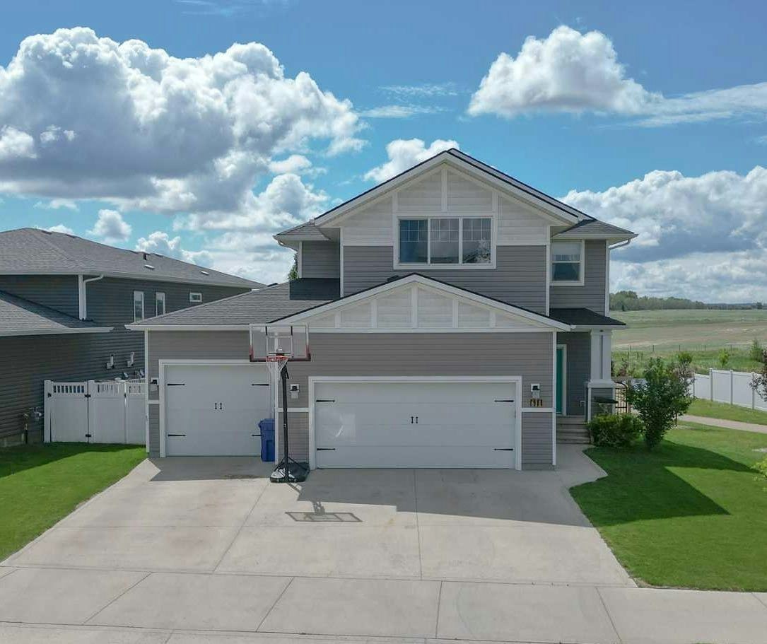 611 Robinson Avenue, Penhold, AB, T0M 1R0