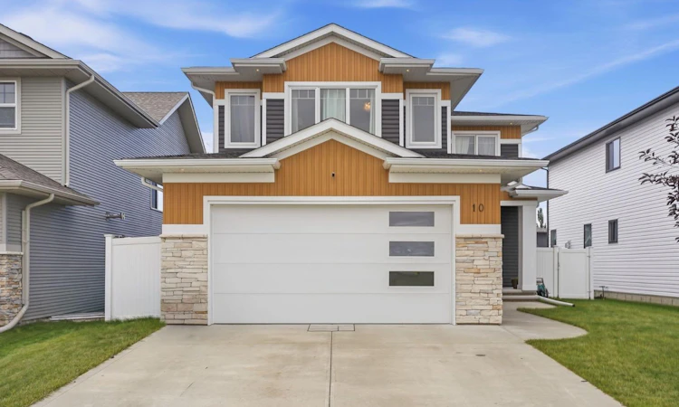 10 Mitchell Crescent