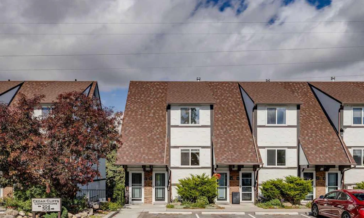 2-308 Cedar Crescent SW
