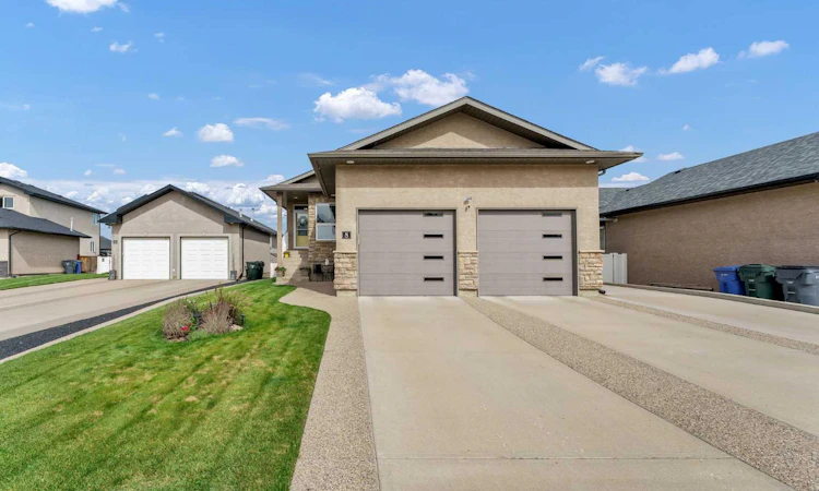 8 Sundance Close SW