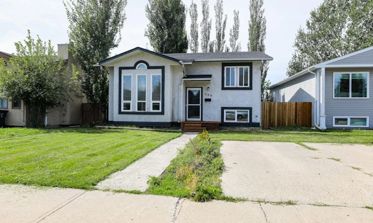 229 Mt Blakiston Road W