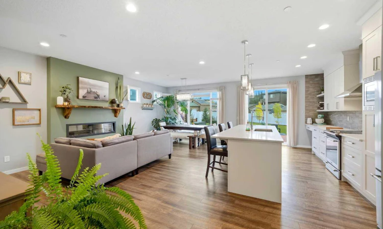 43 Howse Manor NE