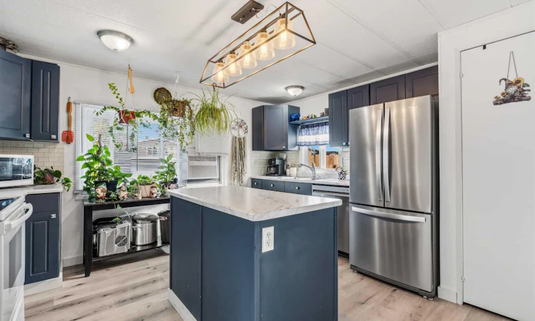41 Hillpark Trailer Court