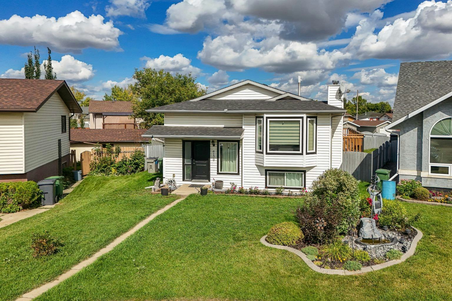 6130 52 Street Close, Ponoka, AB, T4J 1E8