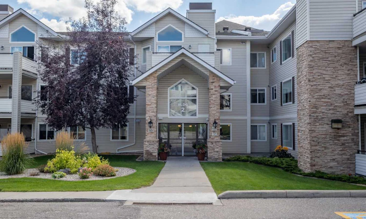 2108-7451 Springbank Boulevard SW