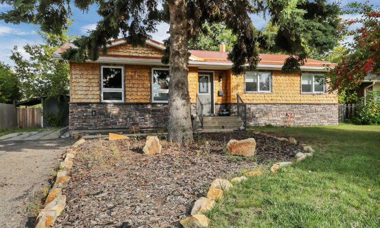 70 Sherwood Crescent