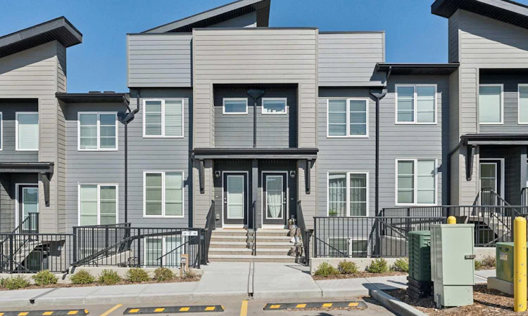 312-260 Rowley Way NW