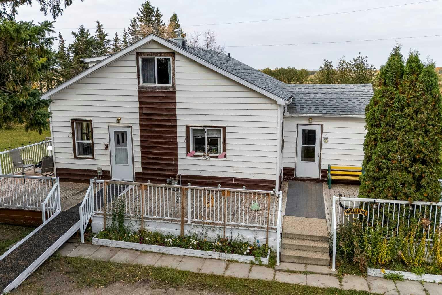 2114 Township Road 372, Red Deer County, AB, T4G 0M9