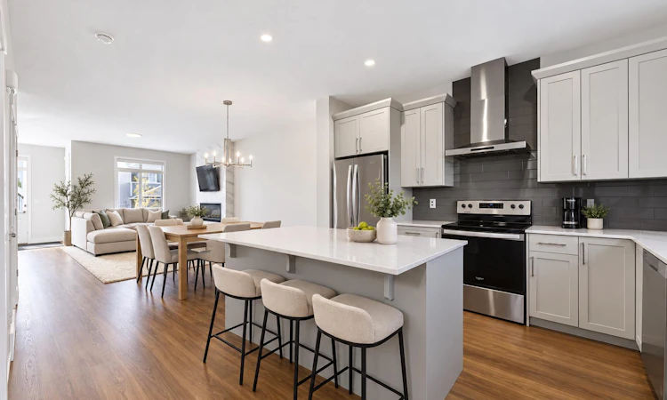 10 Lucas Close NW