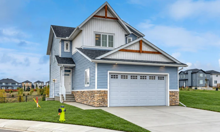 212 Edgefield Bay