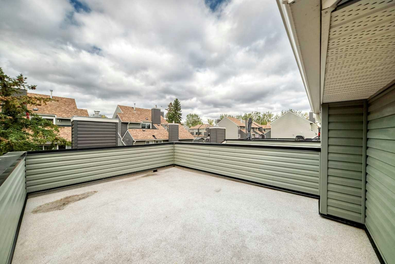 225-33 Glamis Green SW, Calgary, AB, T3E 6T9