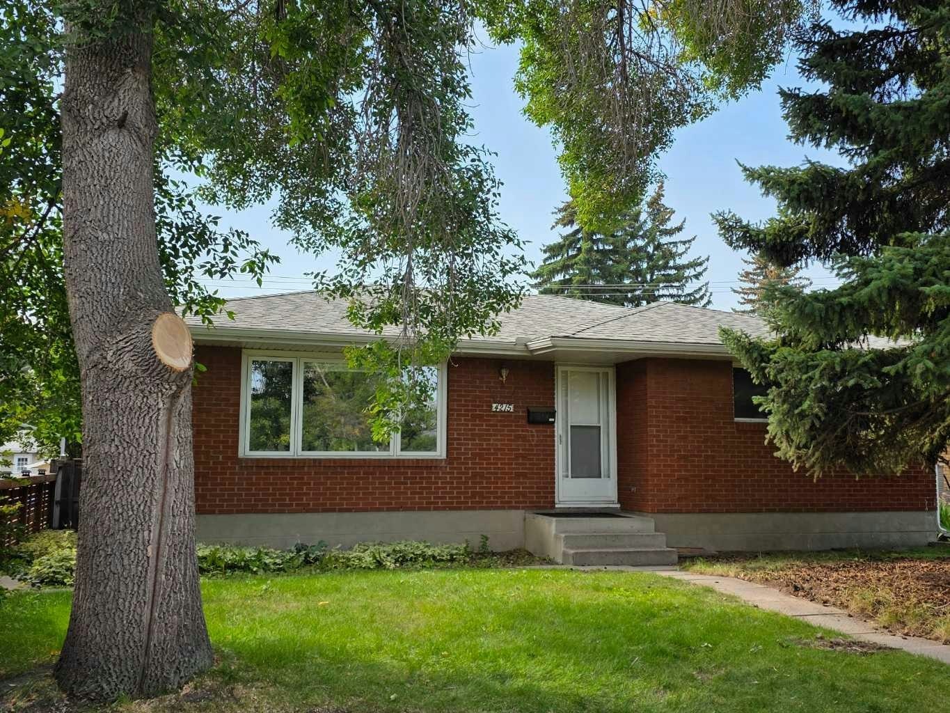 4215 Villa Crescent NW, Calgary, AB, T2L 2K2