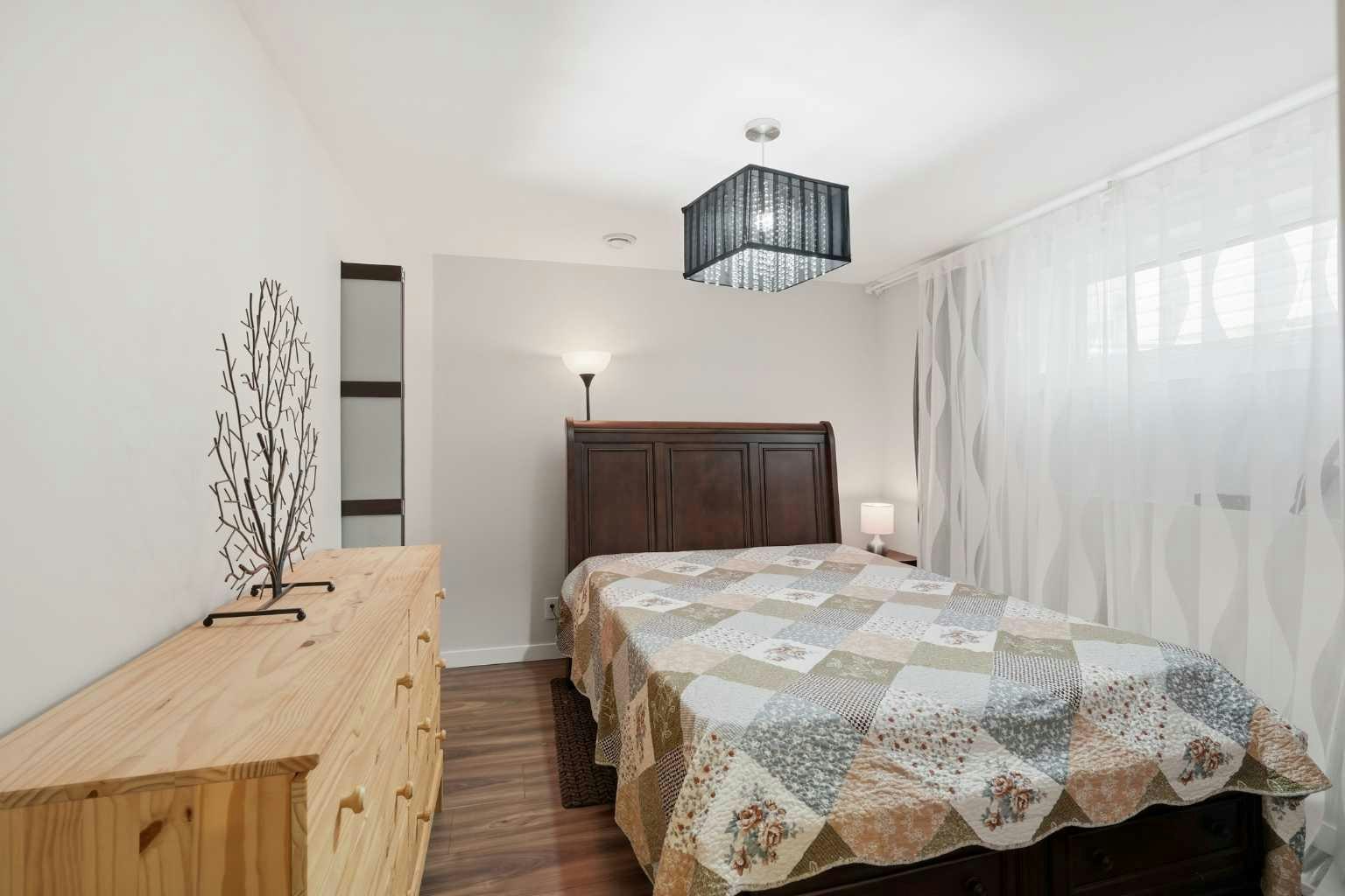 49 Shawbrooke Close SW, Calgary, AB, T2Y 3A5 - 24