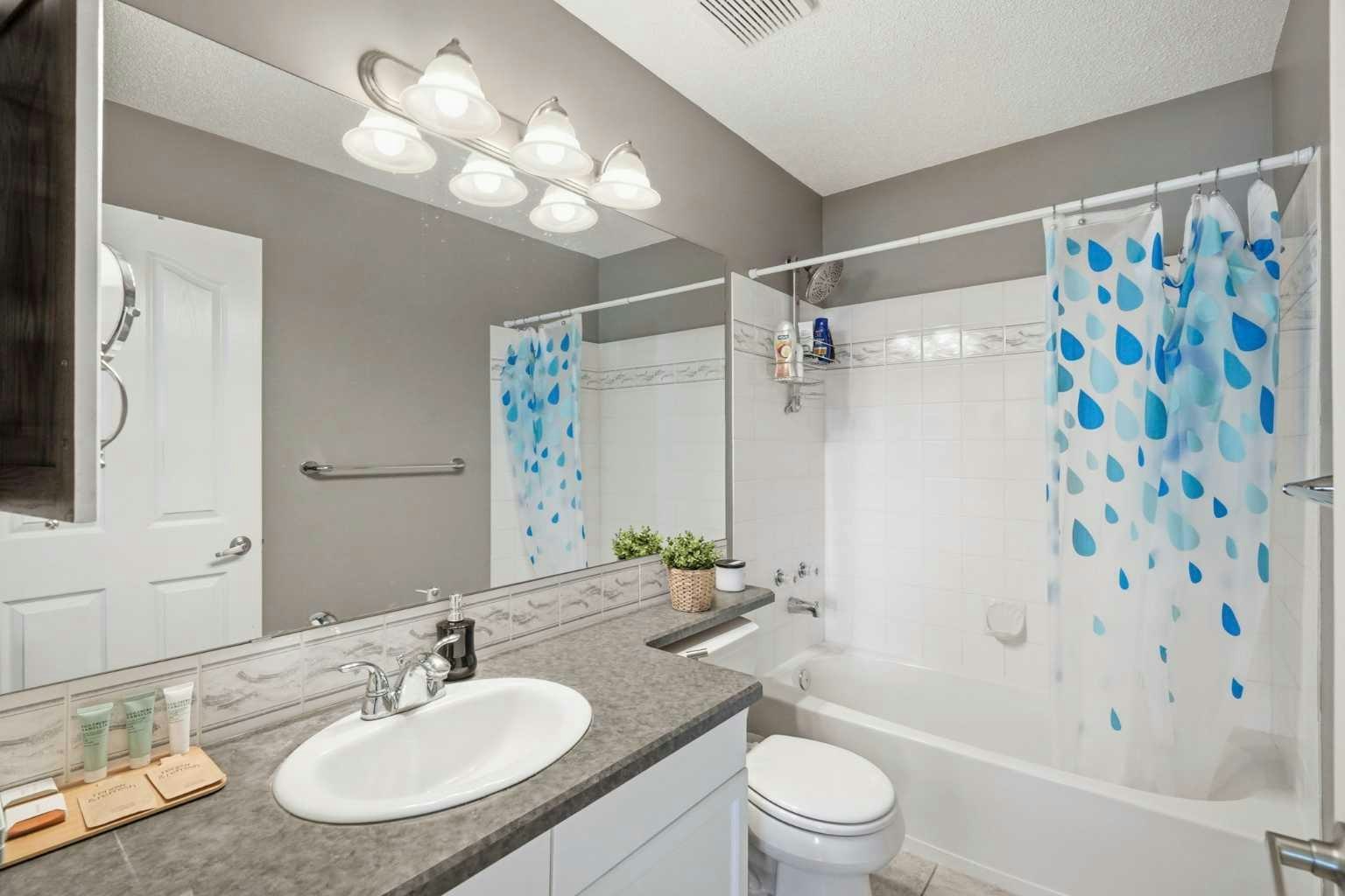49 Shawbrooke Close SW, Calgary, AB, T2Y 3A5 - 19