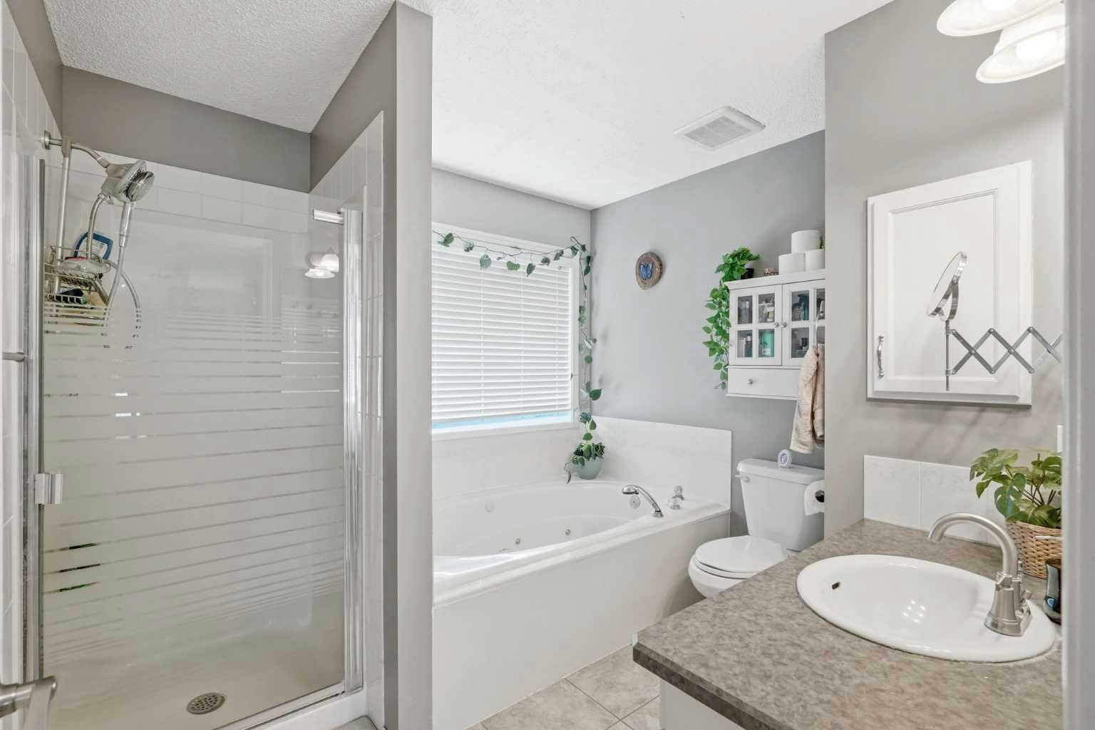 49 Shawbrooke Close SW, Calgary, AB, T2Y 3A5 - 17