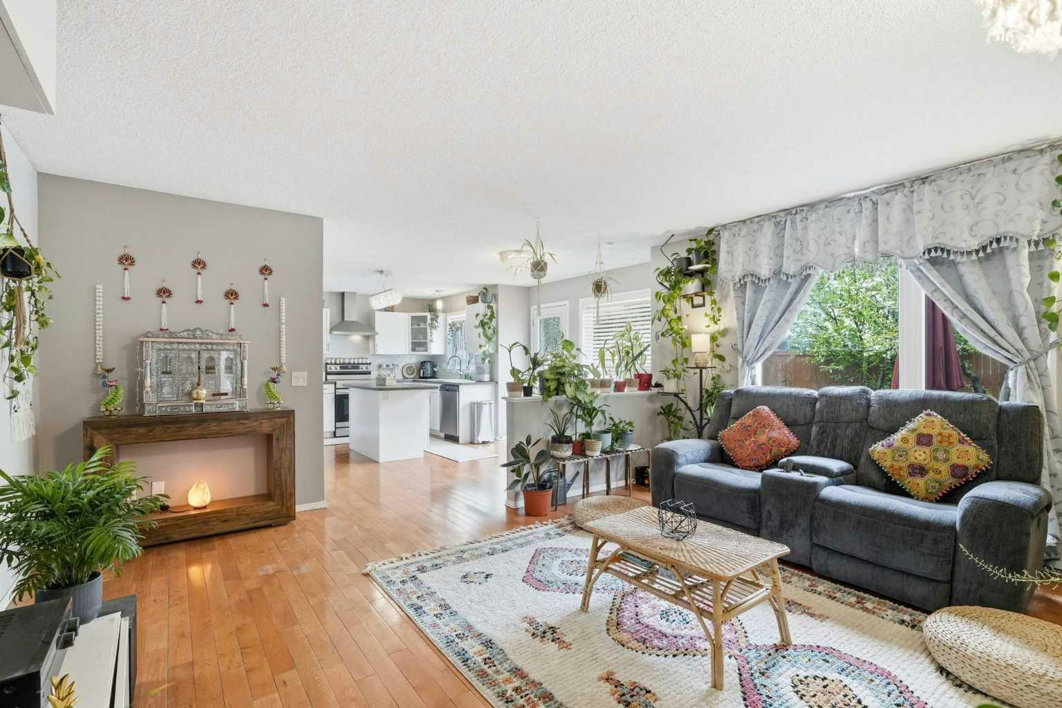 49 Shawbrooke Close SW, Calgary, AB, T2Y 3A5 - 9