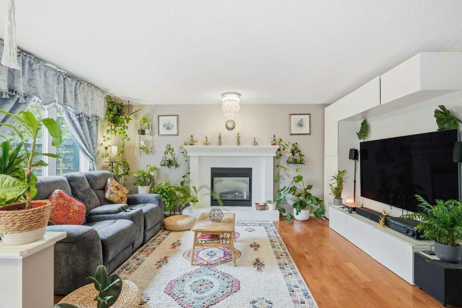 49 Shawbrooke Close SW, Calgary, AB, T2Y 3A5 - 8