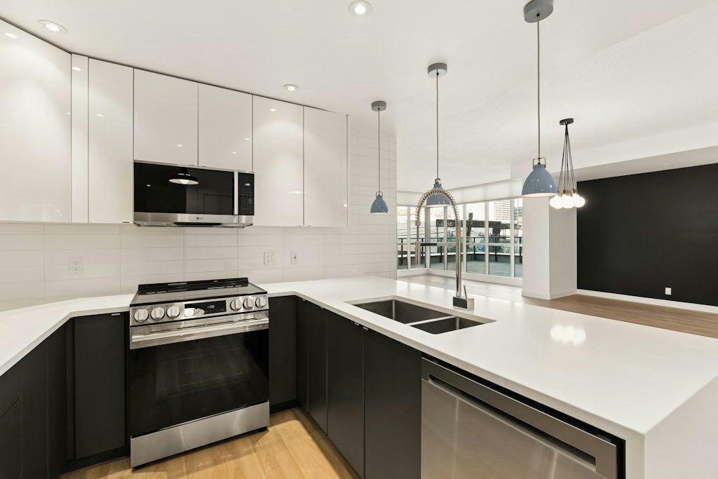 203-788 12 Avenue SW, Calgary, AB, T2R 0H1