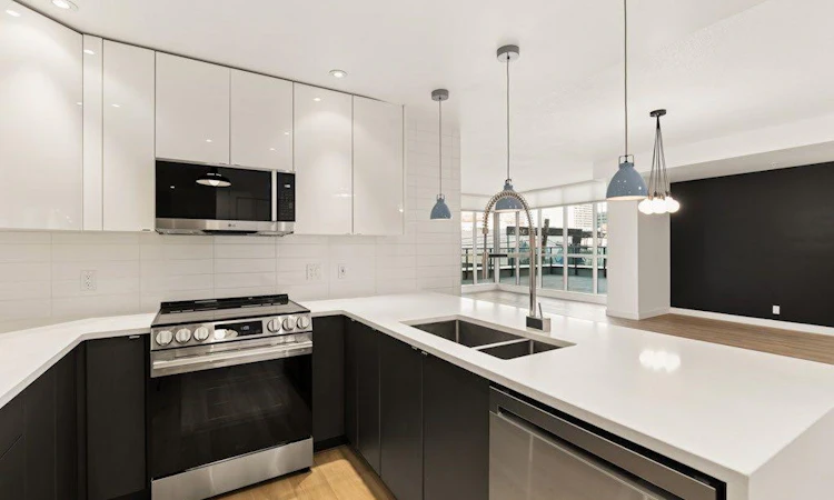203-788 12 Avenue SW