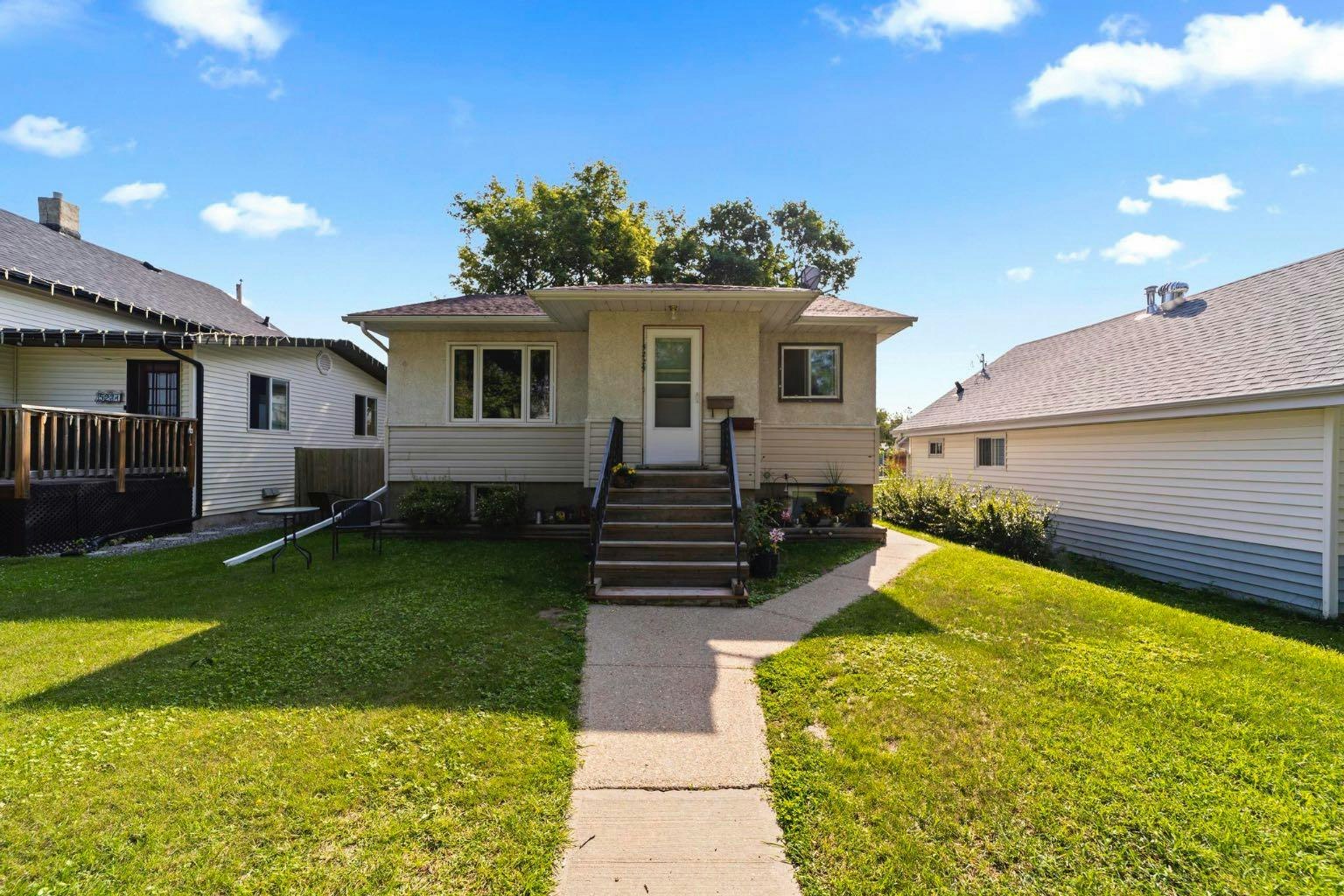 5229 50 Street, Camrose, AB, T4V 1R4
