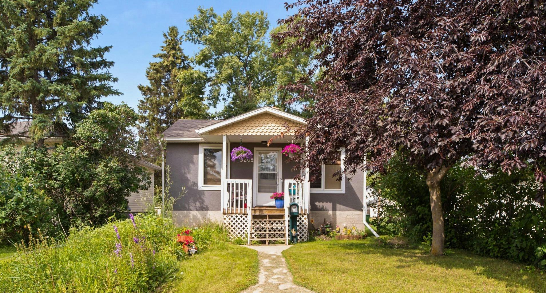 5208 53 Street, Camrose, AB, T4V 1Z5