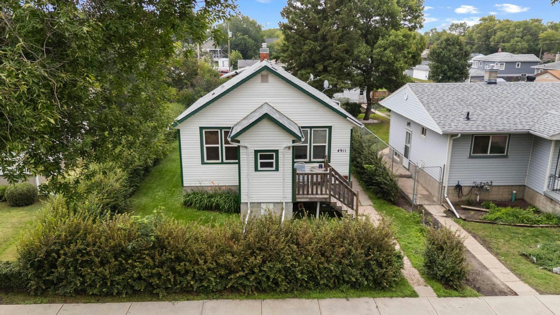 4911 56 Street, Camrose, AB, T4V 2C6