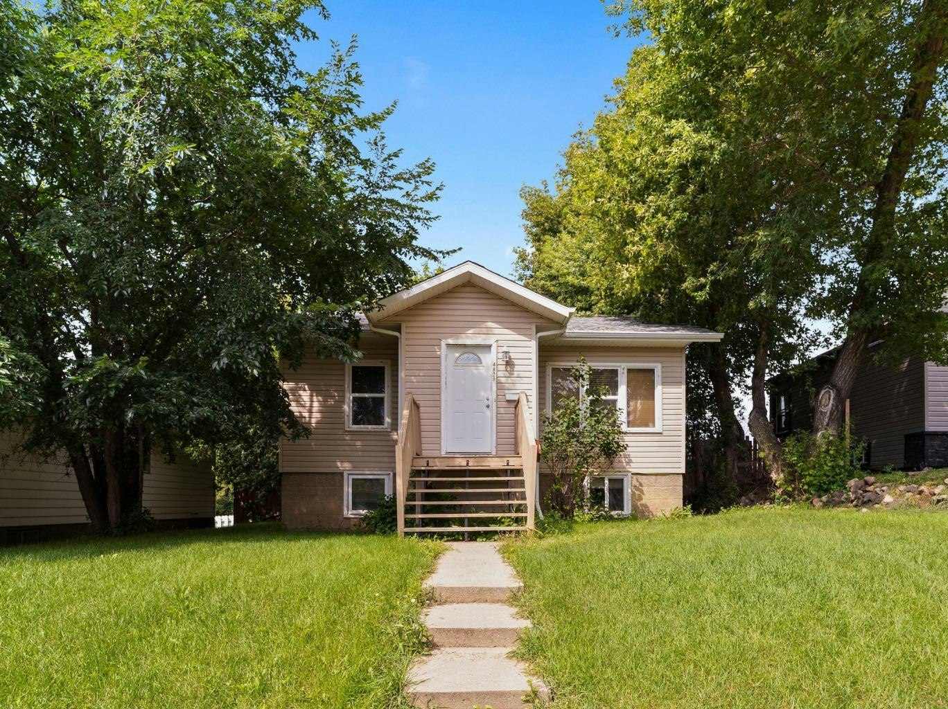 4828 52a Street, Camrose, AB, T4V 1W4
