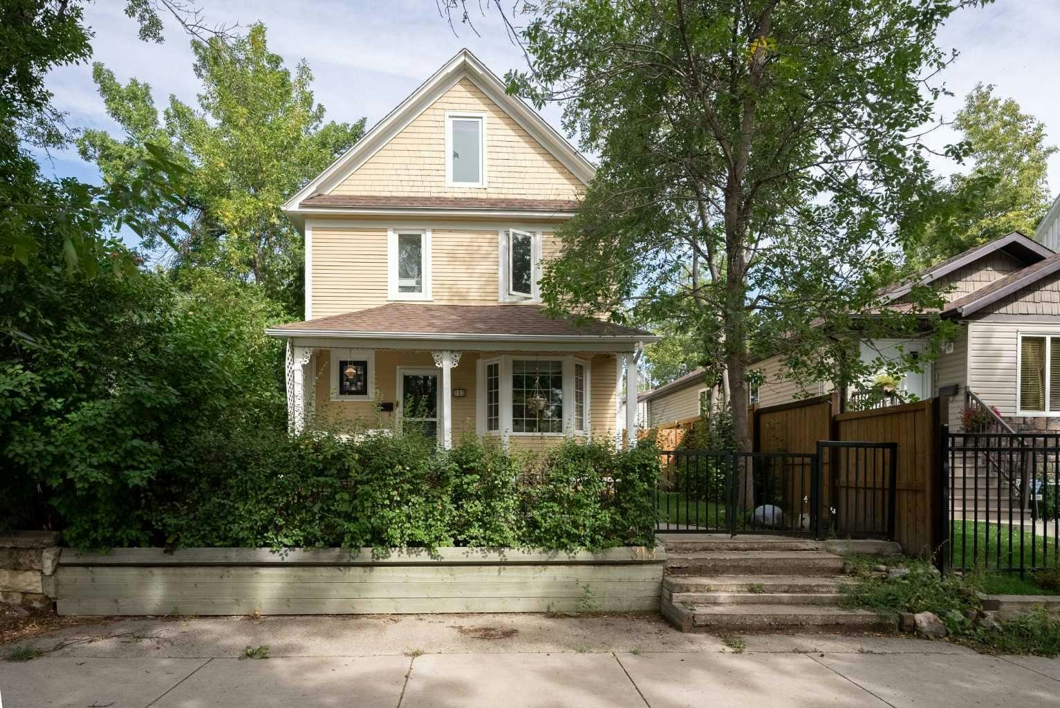 313 7a Avenue S, Lethbridge, AB, T1J 1N3